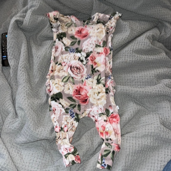 Posh Peanut Other - Posh Peanut ruffle butt girls romper one piece size 9-12 months